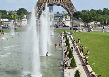 Vala ekstreme e të nxehtit përfshin Francën, autoritetet paralajmërojnë temperatura deri në 42°C