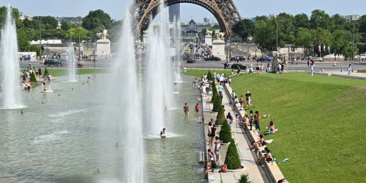 Vala ekstreme e të nxehtit përfshin Francën, autoritetet paralajmërojnë temperatura deri në 42°C