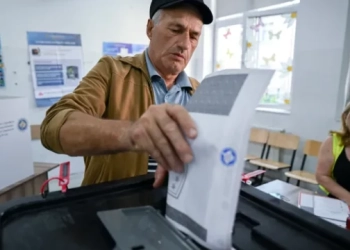 Rreth 7% më pak votues deri në orën 15:00 krahasuar me zgjedhjet e dhjetorit dhe të shkurtit 2025