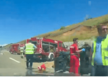 Humbi bashkëshorten në aksidentin në autostradë, kjo është gjendja e burrit të lënduar