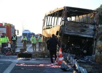 Tragjedi në Denizli: 8 të vdekur dhe 33 të lënduar pas përfshirjes së autobusit nga zjarri