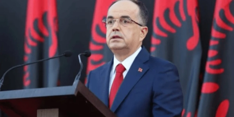 Begaj pas tragjedisë në Shëngjin: Ngushëllime për familjet e dy të rinjve nga Kosova që u mbytën në det