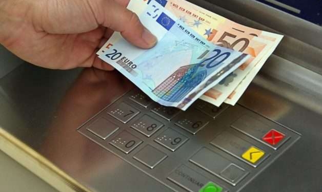 ASK: Paga mesatare bruto në Kosovë u rrit në 713 euro vjet – këto janë punët më të paguara