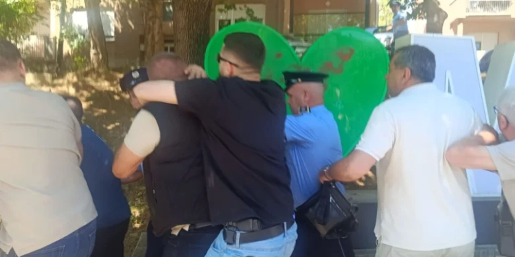 Policia jep detaje nga arrestimi i kryetarit të komunës së Mitrovicës dhe kryesuesit të Kuvendit Komunal