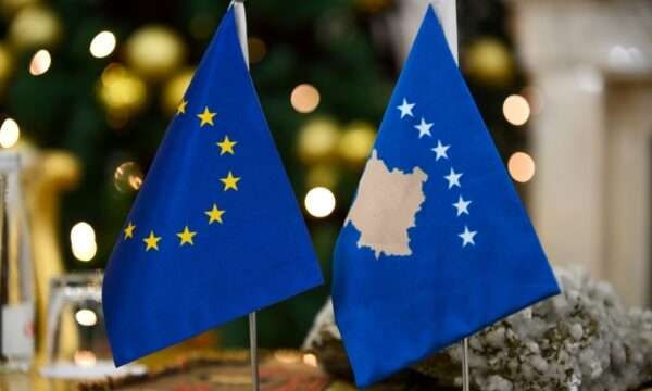 PE voton nesër raportin për Kosovën, mbështet integrimin në BE dhe shpreh shqetësim për situatën politike