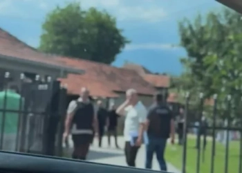 Pejë: Arrestohen dy zyrtarë të strukturave paralele serbe, dyshohen për vepra që lidhen me procesin zgjedhor