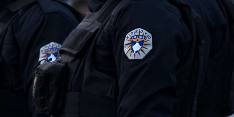Një polic dhe një ish-polic dyshohet se u përfshinë në një rrahje në Pejë- Njëri nga ta ishte suspenduar më herët