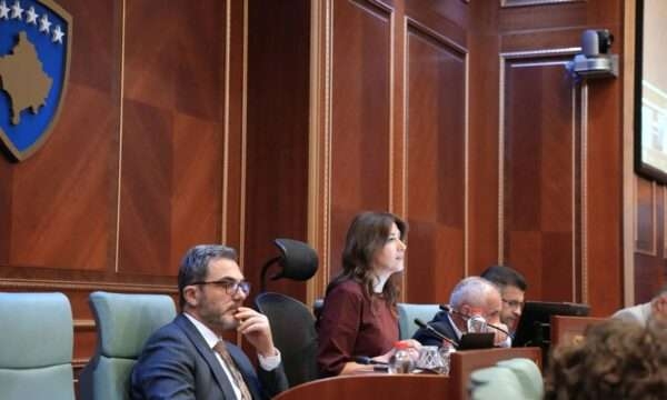 Haxhiu cakton 6 gushtin për seancën konstituive, i dërgon letër Ardian Golës