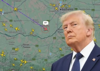 Fluturimi i Trump drejt Ankarasë thyen rekord, mijëra njerëz ndjekin “Air Force One”