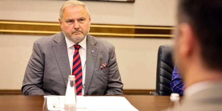 Terras: Kurti të tregohet burrështetas, të ndërtojë koalicion funksional dhe të sigurojë zgjedhjen e Presidentit