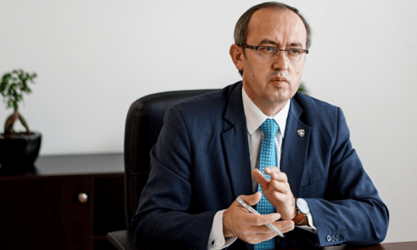 Hoti: Përfaqësuesja e SHBA-së edhe sot i kërkoi Kosovës t’i diversifikojë burimet e energjisë duke iu referuar gazit amerikan
