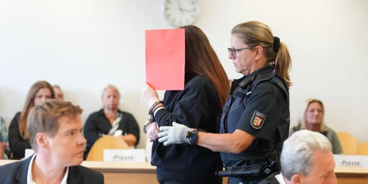 Foshnja në Gjermani vdiq nga uria, burgim të përjetshëm për prindërit