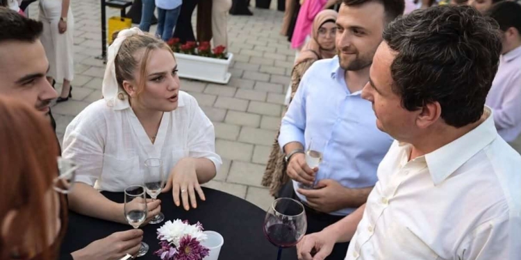 Ish-këshilltari i Nagavcit “i qon selam” Kurtit: Shko Albin, ka ardhur koha me shku