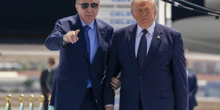 Trump surprizon në Samitin e NATO-s: Erdogan është miku im, do t’i heqim sanksionet ndaj Turqisë
