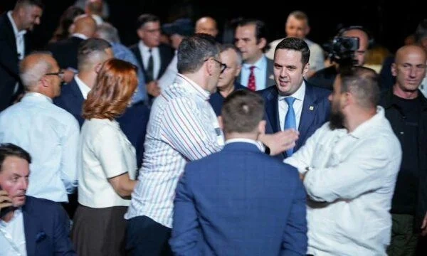 Lumir Abdixhiku publikon video – ja momenti kur e kupton se vazhdon si kryetar i LDK-së