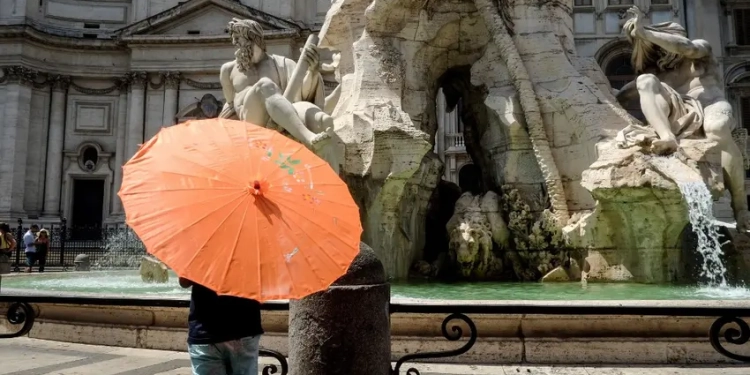 Vala e të nxehtit ekstrem godet Italinë dhe Evropën, temperaturat pritet të arrijnë deri në 45°C