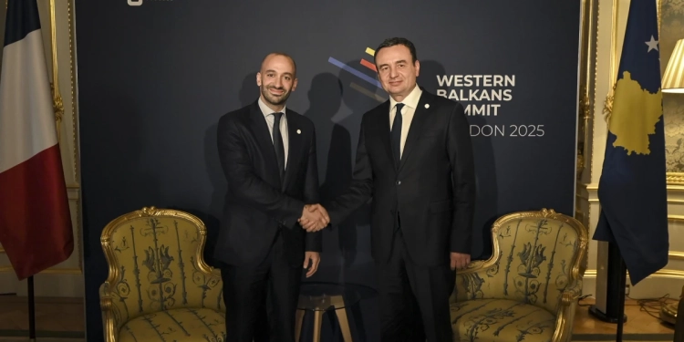 Ministri francez vjen nesër në Kosovë, do të pritet nga Konjufca