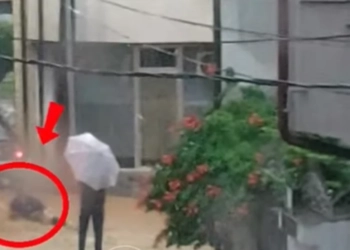 Pamje shqetësuese nga Rahoveci: Uji i rrëmbyeshëm “merr me vete” një grua gjatë përmbytjeve
