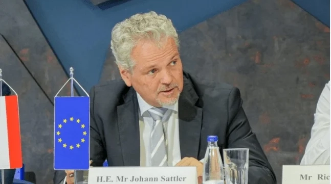 Politikani malazez: Ambasadori i BE-së na tha ta harrojmë Evropën nëse vazhdojmë me temën e çnjohjes së Kosovës