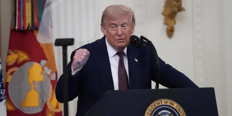Trump “pranë” vendimit për “sulm masiv” ndaj Iranit