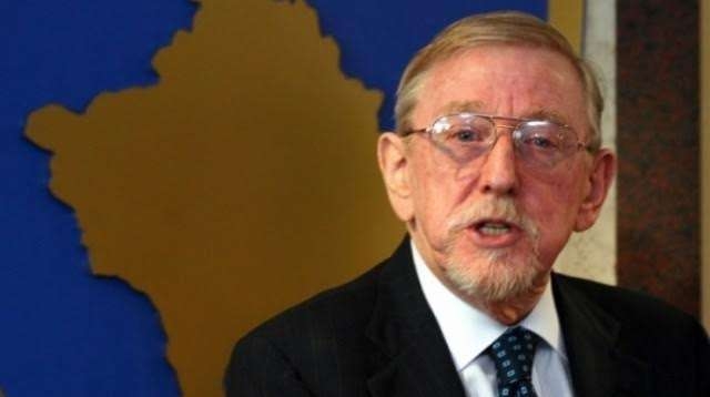 William Walker shpërthen pas deklaratës së ministres serbe: Ajo është një kriminele e sinqertë lufte