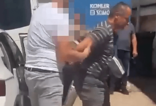 Dyshohet se dha informacione për një varrezë masive në Kosovë, Serbia arreston një person për “spiunazh”
