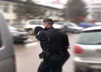 Këta janë dy serbët e arrestuar për krime lufte në Kosovë