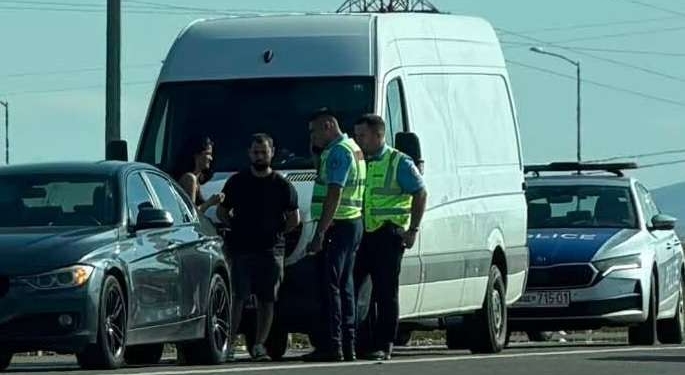 Aksident në Mazgit, policia në vendngjarje