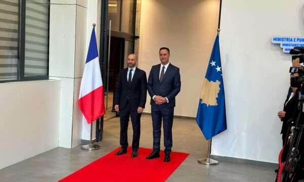 Ministri francez Haddad: Prania ime në Kosovë është dëshmi e miqësisë mes dy vendeve