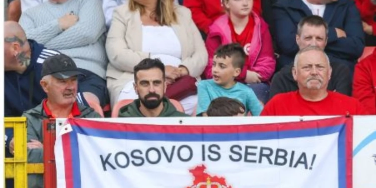 Skandal në Champions League! Tifozët serbë shfaqin sërish banerin “Kosova është Serbi”