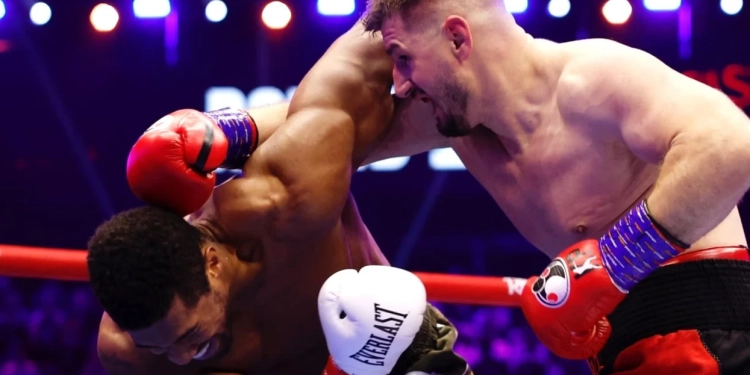 Ngrihen dyshime për “kurdisje” në duelin Joshua–Prenga