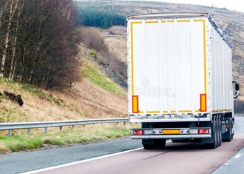 Mbi 13 mijë euro gjoba për kamionët me mbingarkesë, Ministria paralajmëron kontrolle të rrepta