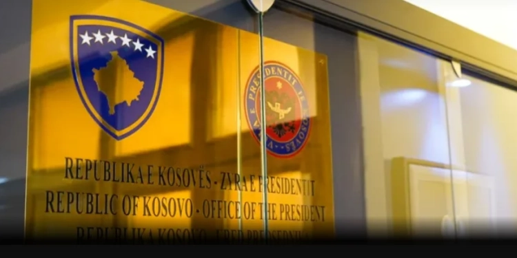 Presidenca nën drejtimin e Haxhiut kontrakton punimin e një skulpture për “prezantim protokollar”