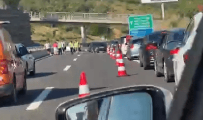 VIDEO/ Aksident pranë pikës kufitare në Morinë, 6 makina përplasen, tetë të lënduar