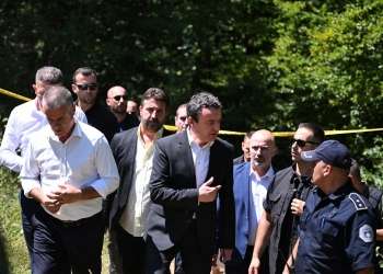 Kurti pa nga afër gërmimet në varrezën masive në fshatin Kalludër të Zubin Potokut
