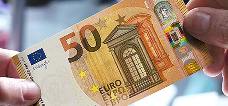 Grabitje me thikë në Gjakovë, sulmuesi i merr 50 euro një burri dhe arratiset