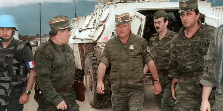 Vdes krimineli Ratko Mladiq, i dënuar për gjenocid në Srebrenicë