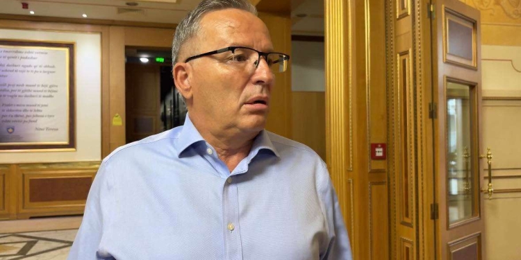 Hamza mbledh GP-në në Kuvend: Cila është logjika, përveç dhunimit të Kushtetutës?