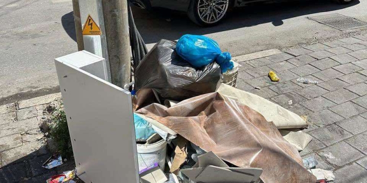 Ferizaj vazhdon aksionin kundër ndotjes, gjobiten qytetarët që hedhin mbeturina në vende të palejuara