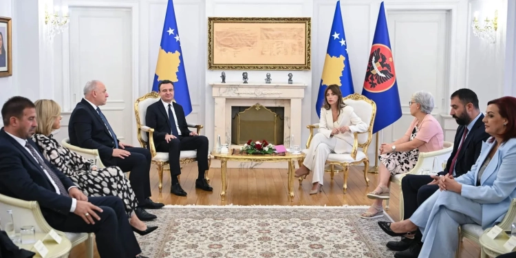 Haxhiu: Refuzimi i takimeve s’është rrugë drejt marrëveshjes, të kontribuojmë për president konsesual