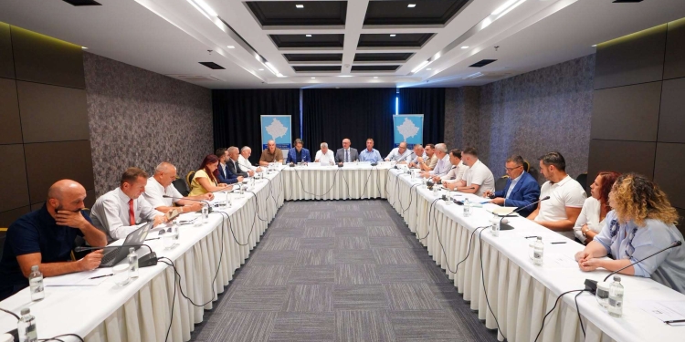 Kryetarët e komunave do të protestojnë në shtator para Qeverisë Kurti