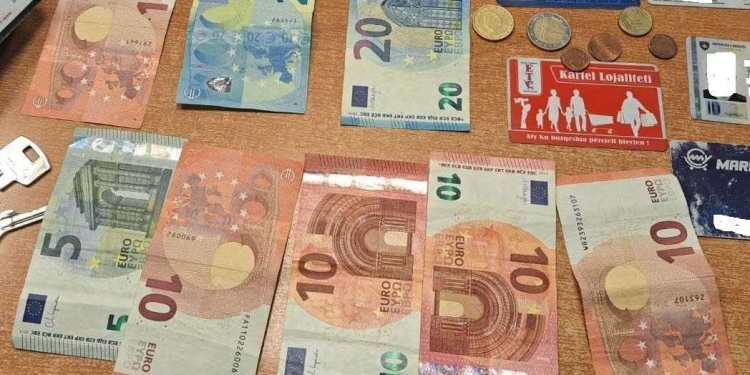 Gjest i mirë në Prizren: Nxënësja gjen kuletën me para e dokumente dhe ia dorëzon policisë