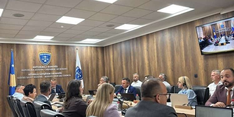 KGJK voton kundër kthimit të gjyqtarëve serbë në gjyqësor