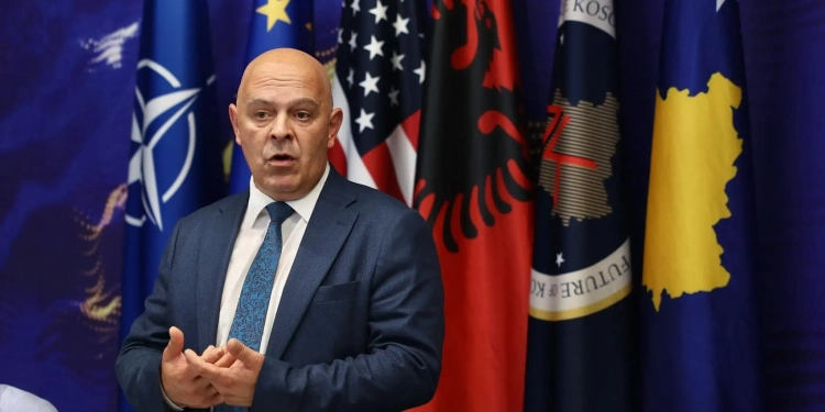 Aleanca i reagon Rizvanollit për çështjen e riparimit të vagonëve në Serbi: Qeveria Haradinaj u votua pesë muaj pas dokumentit që prezantuat