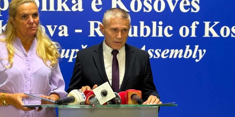 Ramadani: Kurti po e mban vendin të bllokum se qashtu iu ka tek