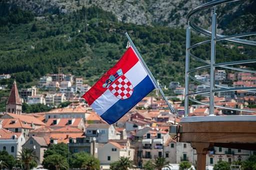 Kroacia kërkon presion ndërkombëtar ndaj Beogradit: Serbia po armatoset me armë sulmuese