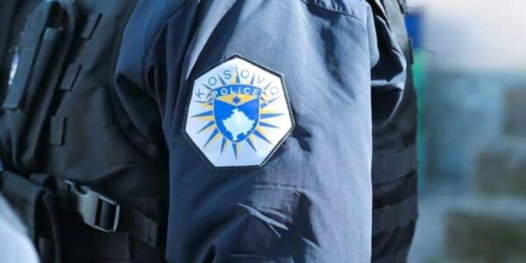 Policia ia publikon foton një personi, dyshohet për vjedhje të rëndë
