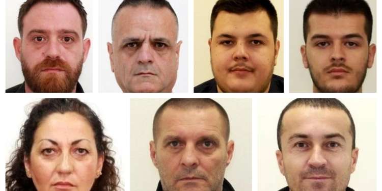 Shtatë të arrestuar nga “Rrjeti Krasniqi”, dyshohet se falsifikonin dokumente për migrantët në Evropë