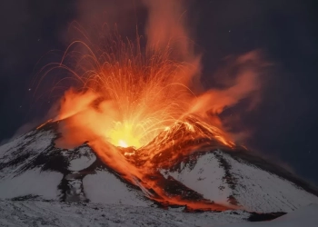 Etna shpërthen sërish, hiri shkakton probleme me fluturimet