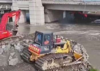Alarm nga reshjet në Kinë, ujërat çajnë argjinaturat
